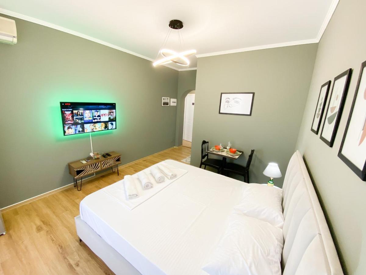 Center 6 - Way Apartment *